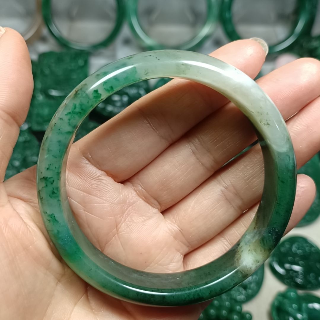 独山玉未镶嵌手镯61