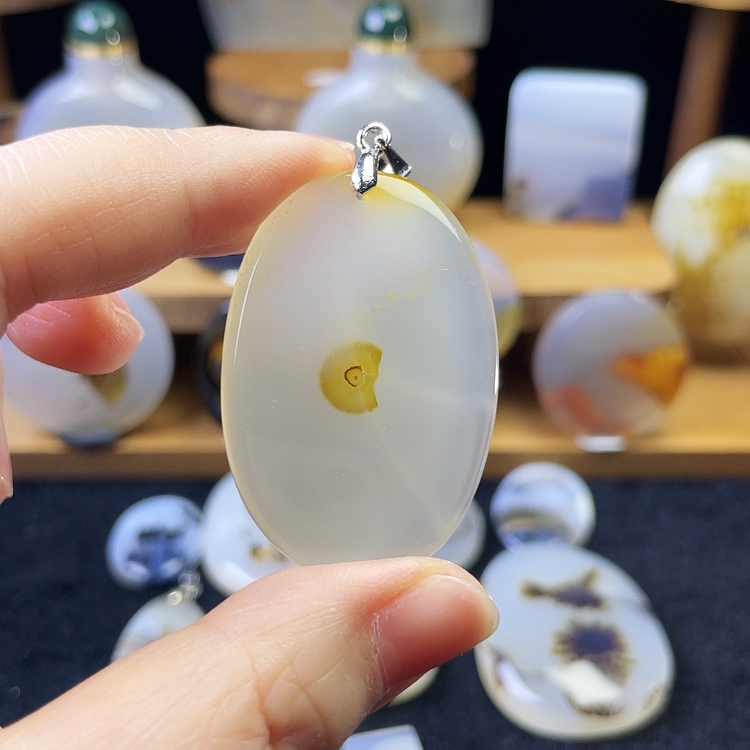 玛瑙/玉髓未镶嵌吊坠