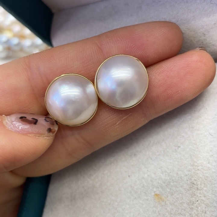 拼合珍珠（马贝珠）耳饰18K金镶嵌