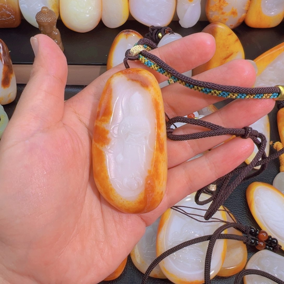 和田玉未镶嵌颈饰