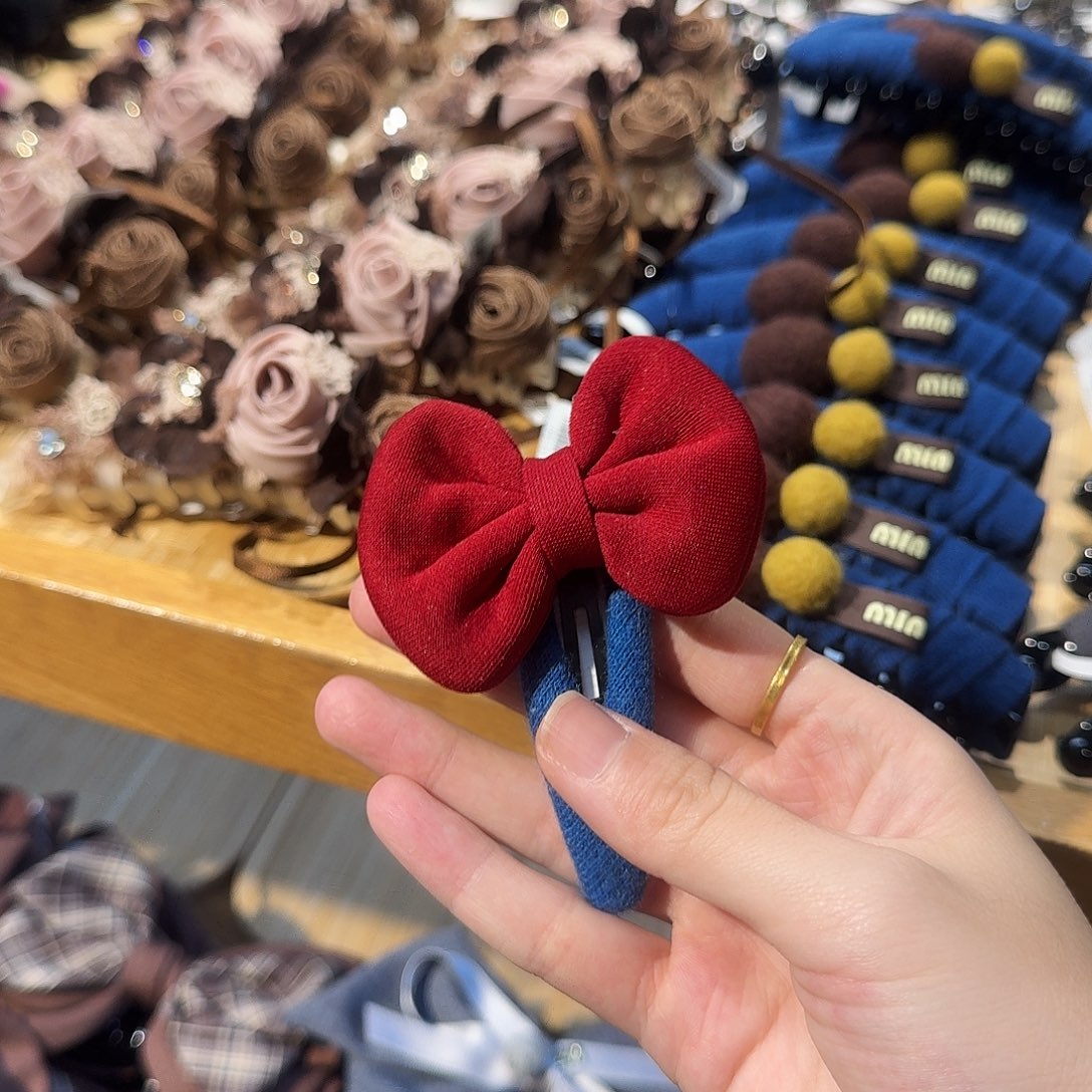 非金属红蝴蝶结蓝色拜拜