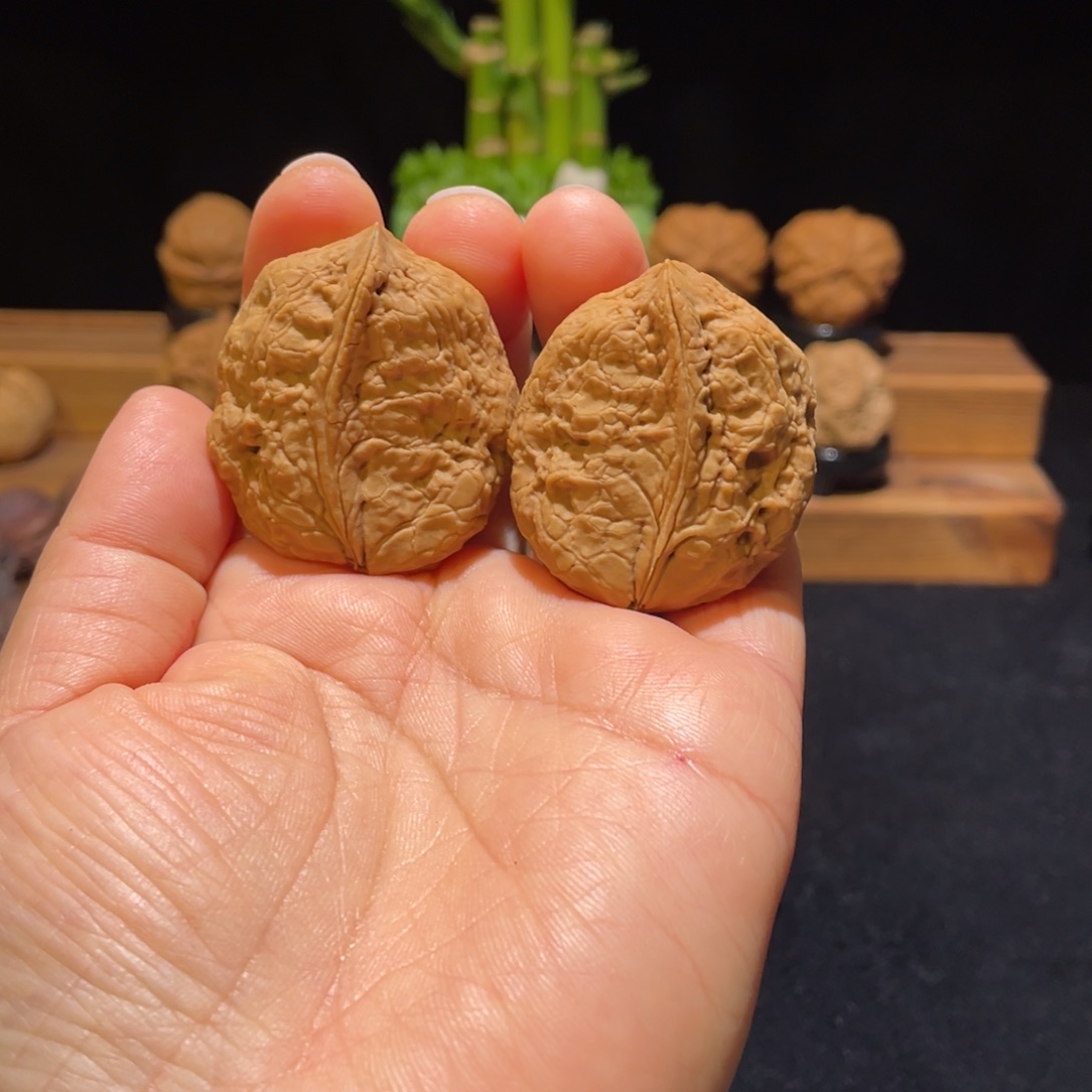 文玩核桃把件云南铁核桃5