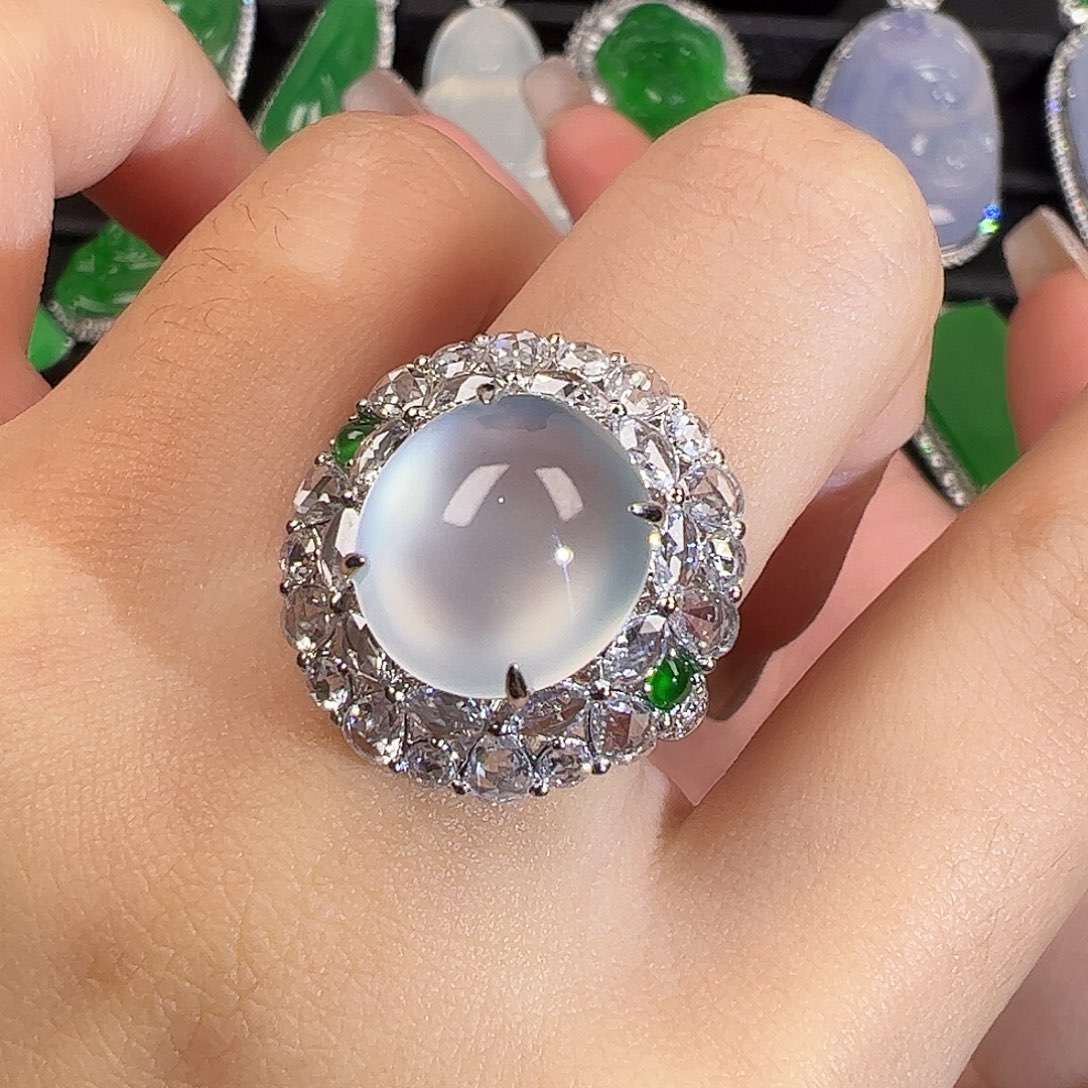 翡翠戒指18K金镶嵌蛋面