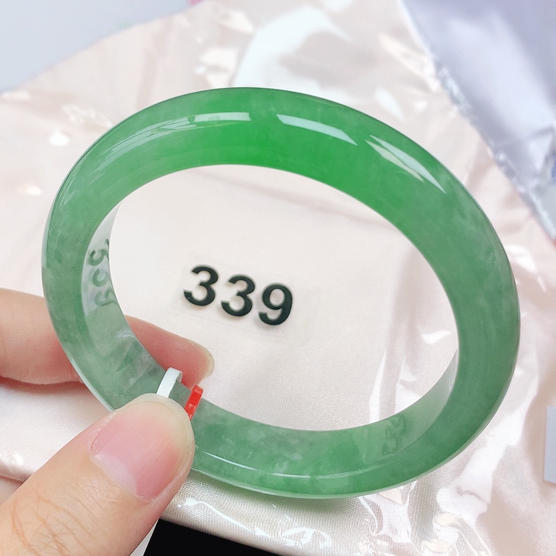 翡翠手镯未镶嵌抖音339