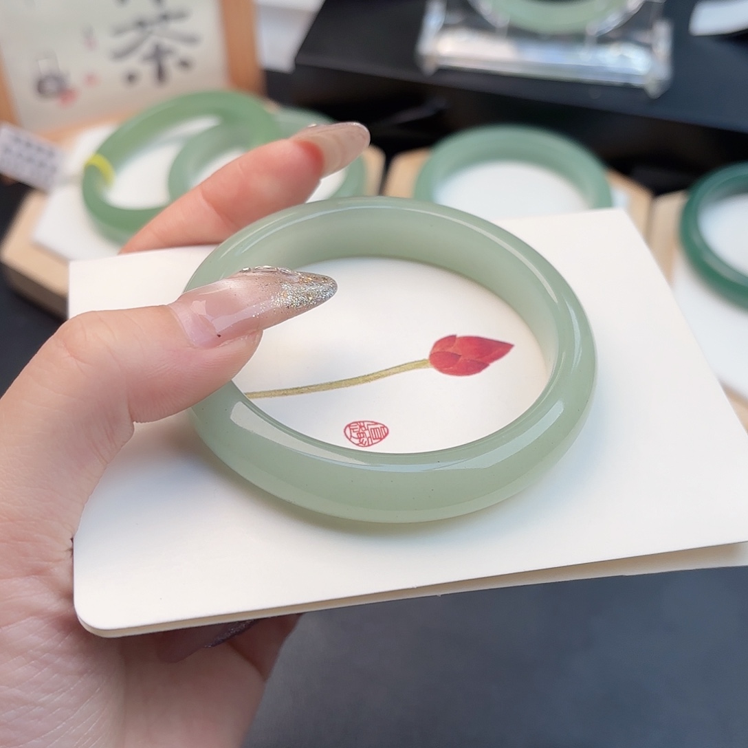 石英质玉未镶嵌手镯58