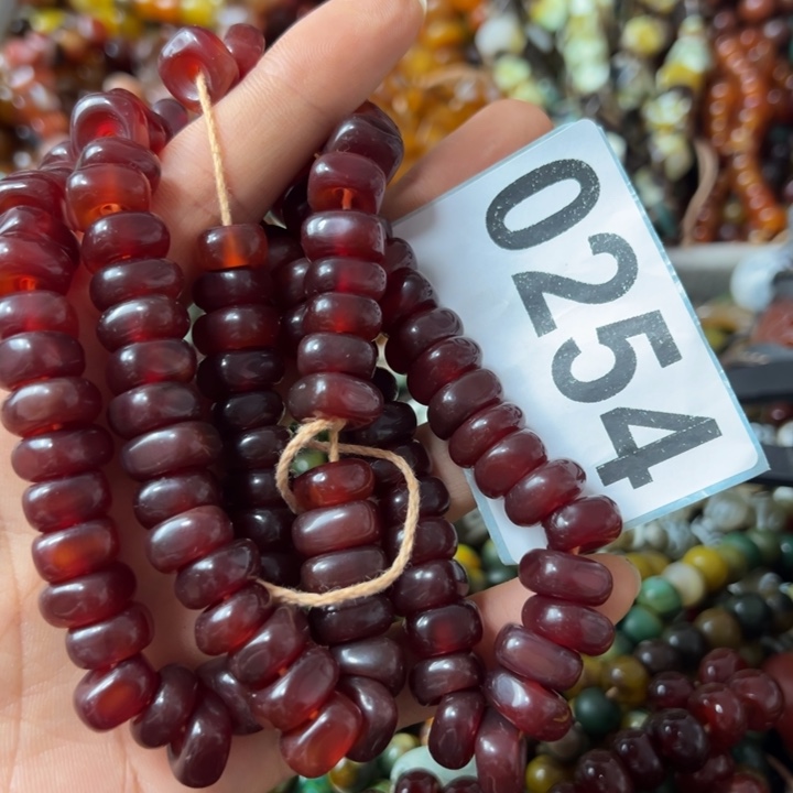 与***卷玛瑙/玉髓颈饰未镶嵌