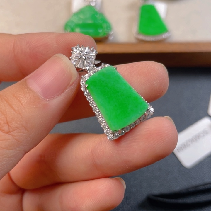 翡翠银S925镶嵌吊坠(不含链)b b n