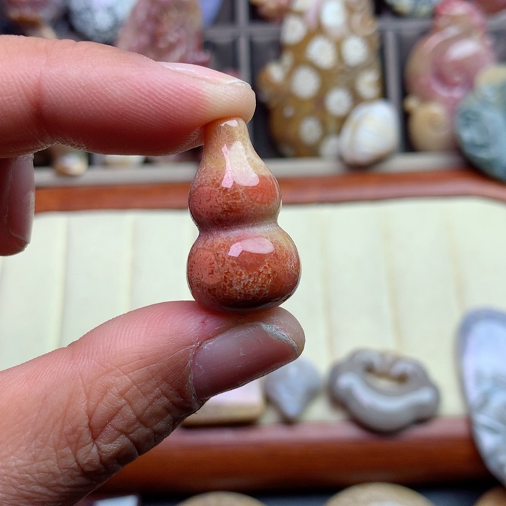 硅化珊瑚（珊瑚玉）颈饰未镶嵌