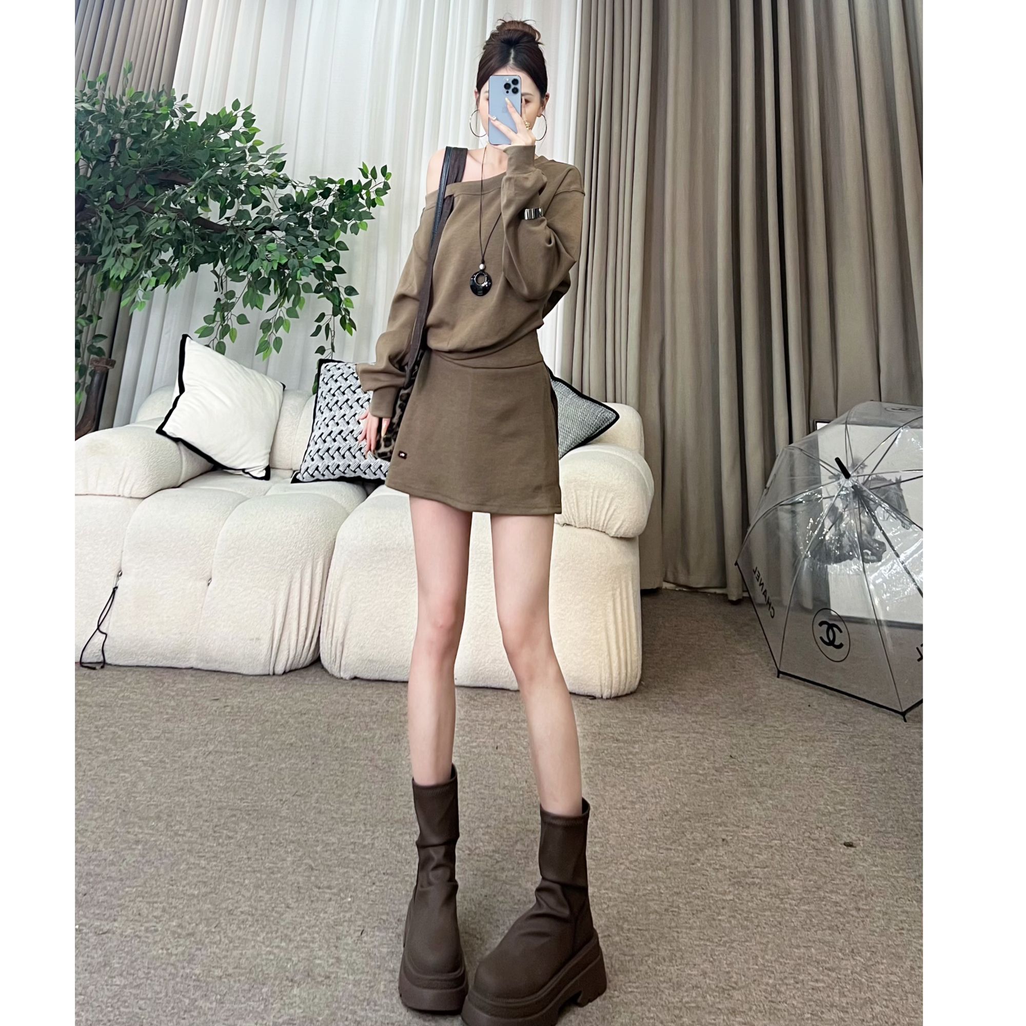 XIAOQIN【时光画布】早秋休闲气质斜肩卫衣显瘦短款裙裤套装T224