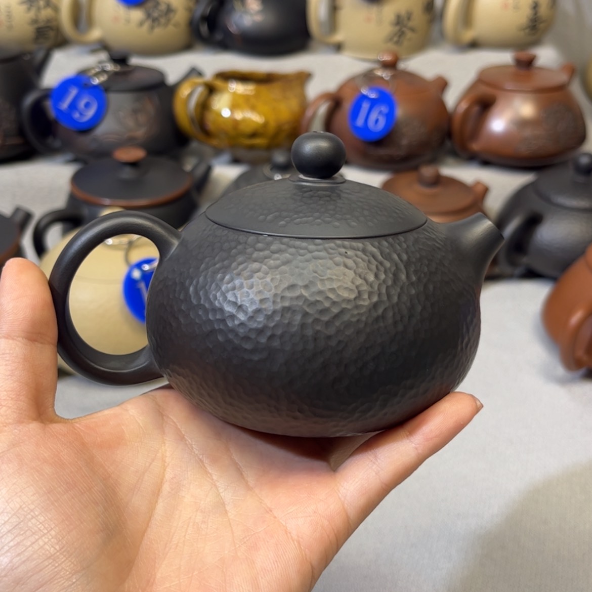 【闪购商品】来****滑红泥 微瑕 容量 210c c