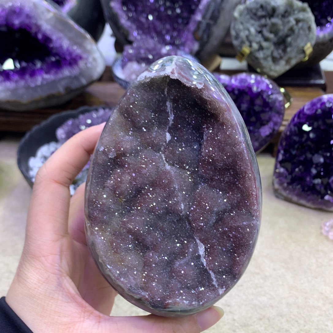 +***E紫晶未镶嵌大型摆件（非配饰）
