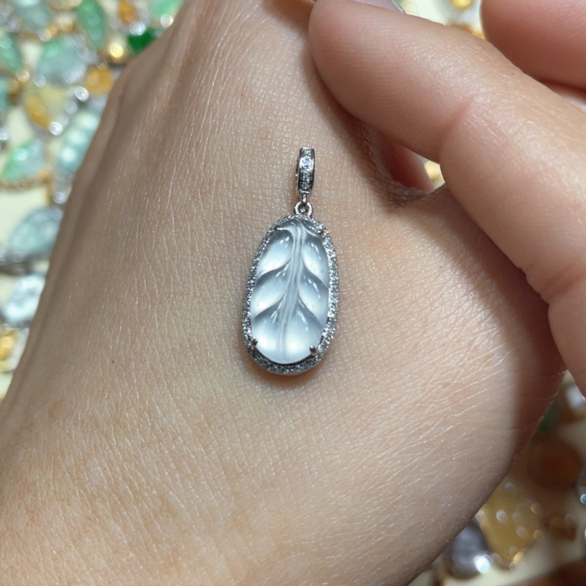 【闪购商品】翡翠吊坠(不含链)18K金镶嵌雅*