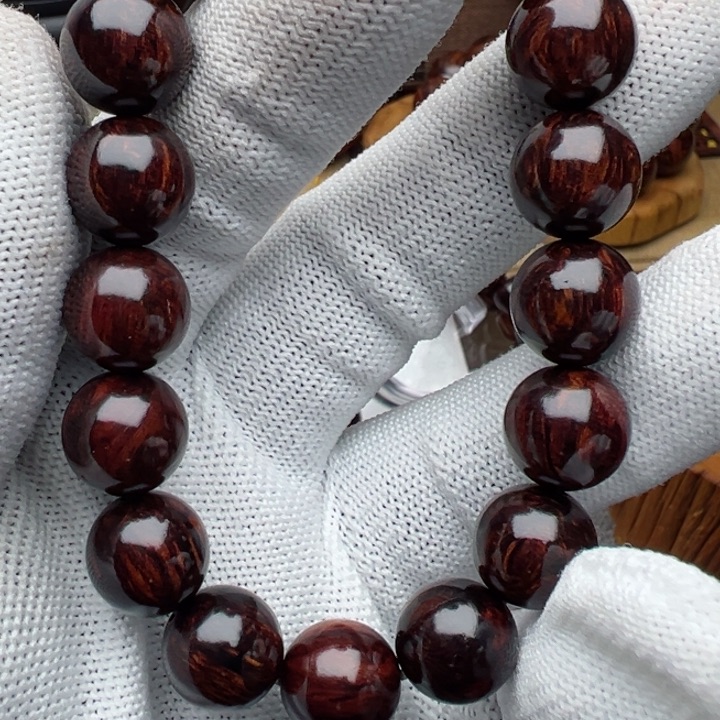 喜***型木海南红降1.2黑金满文极品