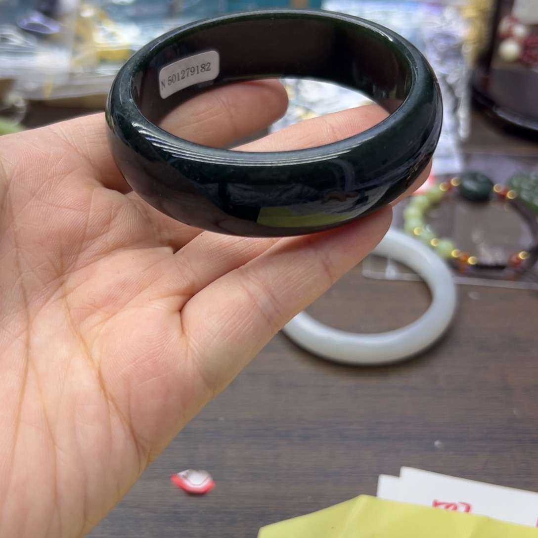 和田玉未镶嵌手镯60,5圈围457