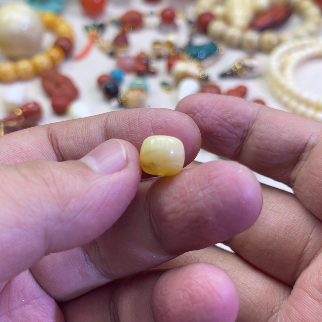 琥珀未镶嵌珠宝奇石5