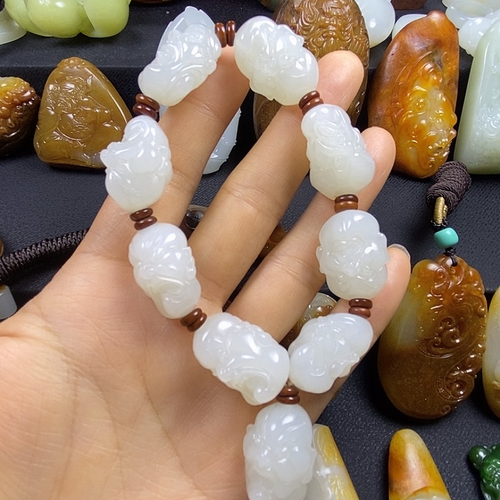 和田玉未镶嵌手串