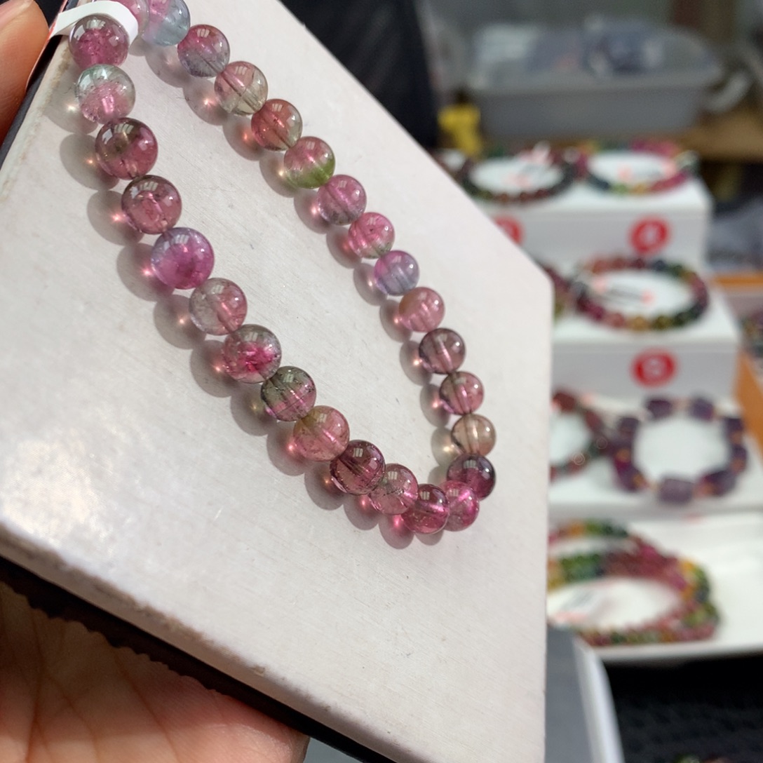 未镶嵌碧玺手链        7mm。  