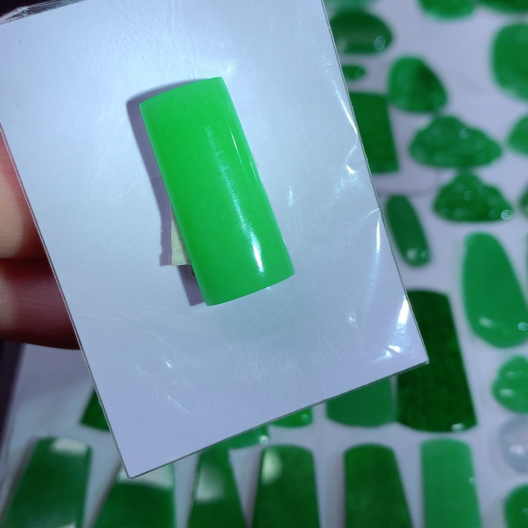 翡翠颈饰未镶嵌天然翡翠