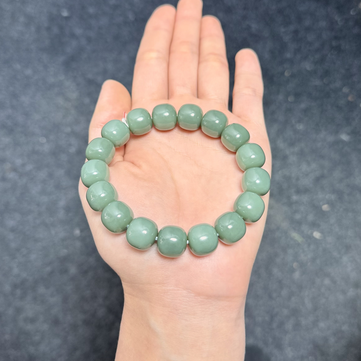 蓝调沙枣青卡13mm老型珠纯色和田玉手串