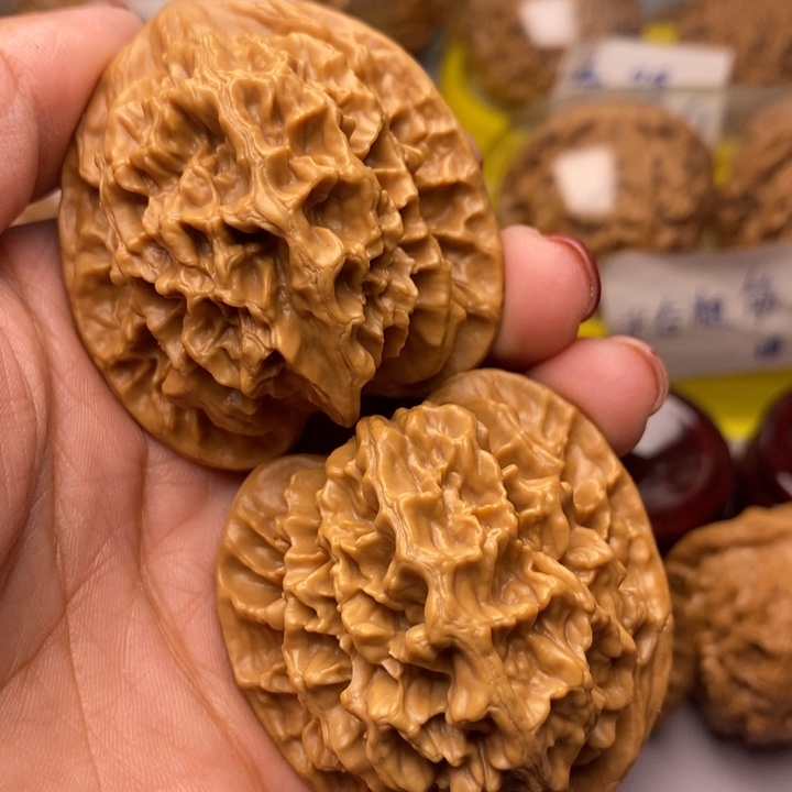 文玩核桃把件46龙纹