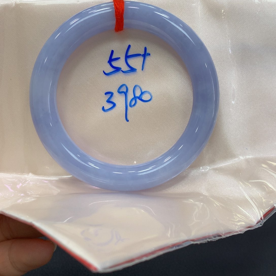 翡翠手镯未镶嵌翡翠