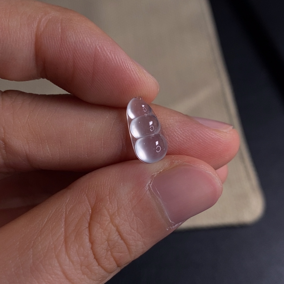 翡翠未镶嵌颈饰豆子