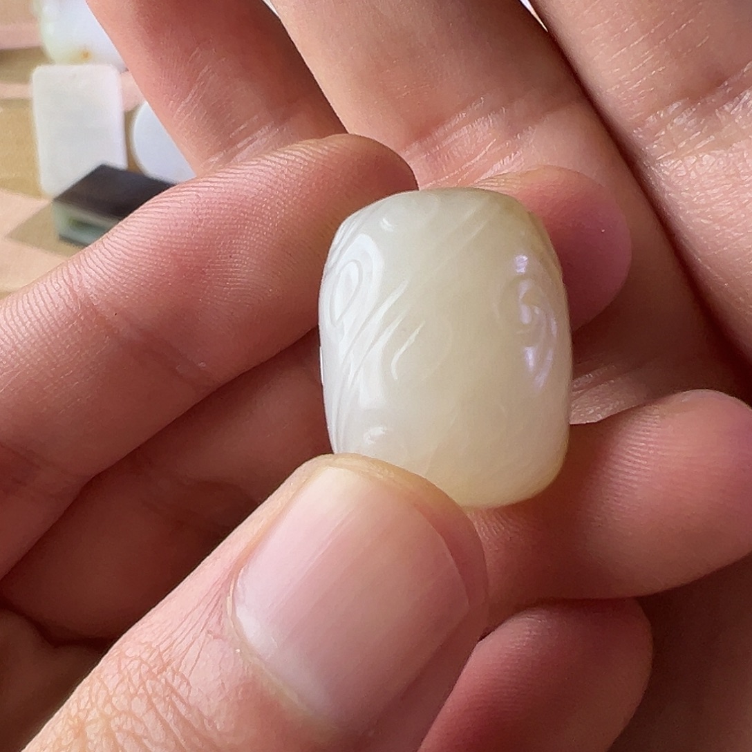 散***人和田玉未镶嵌颈饰