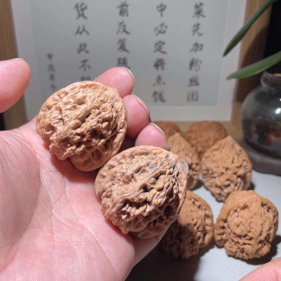 文玩核桃吊坠盘龙虎40