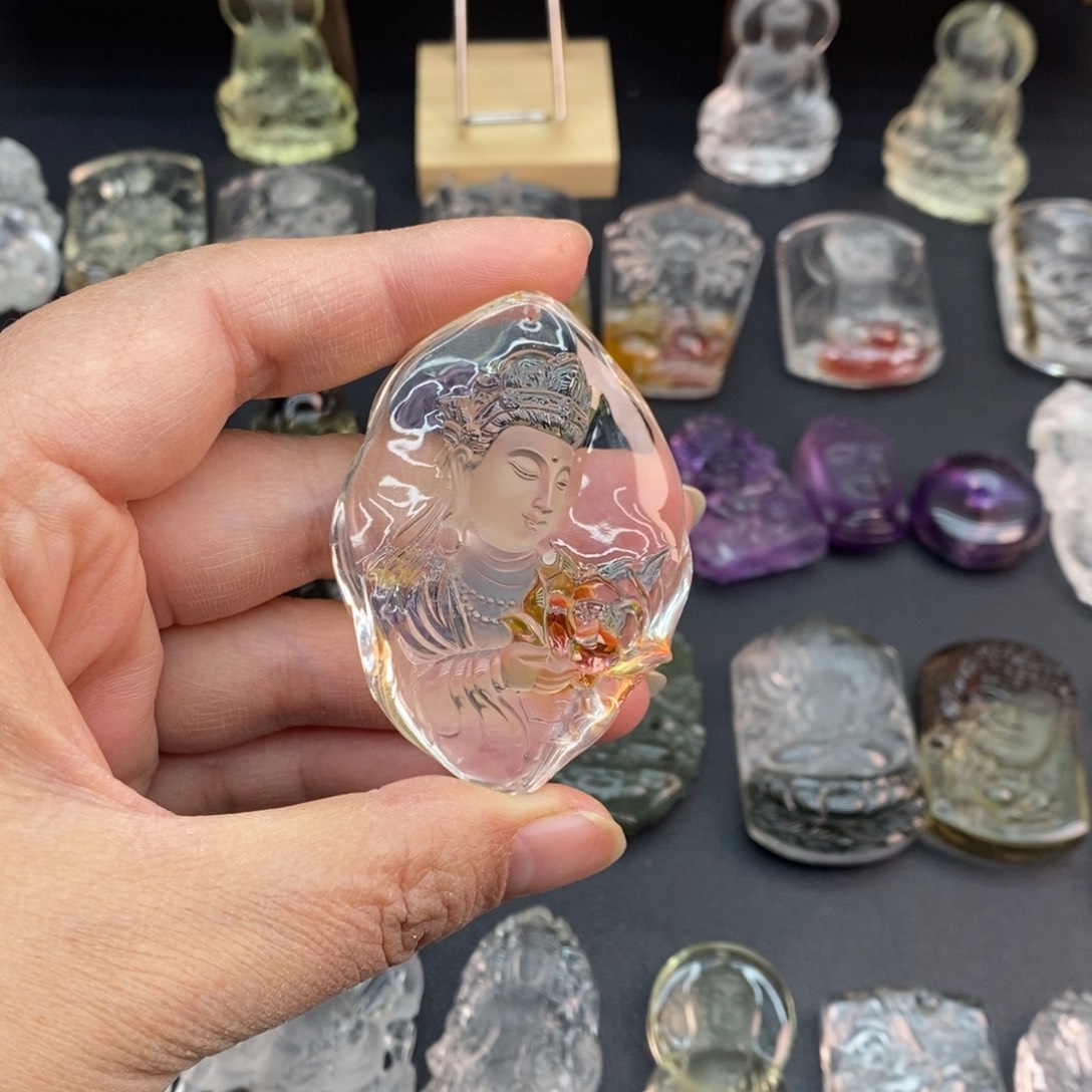 明***朗水晶未镶嵌颈饰定制