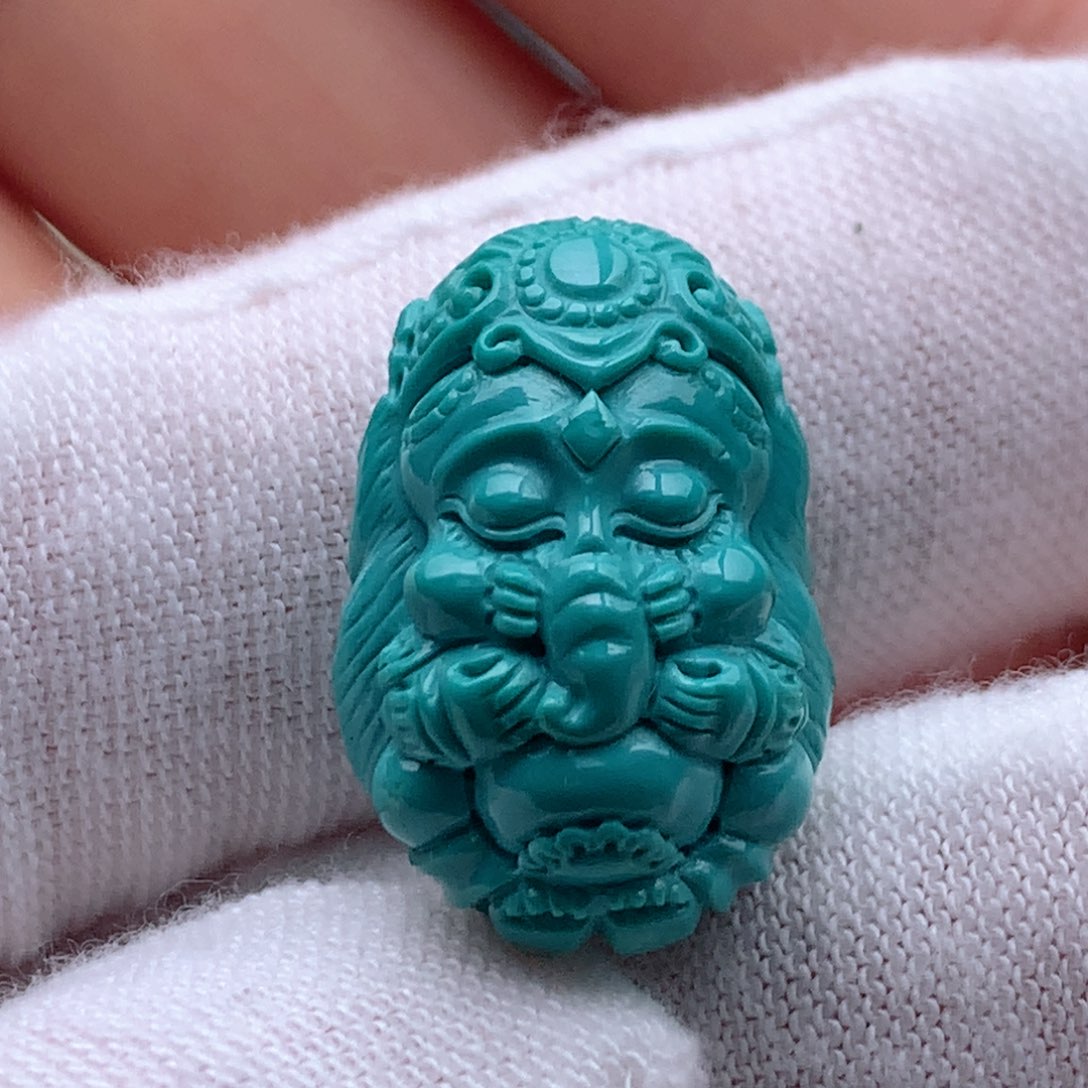 绿松石颈饰未镶嵌