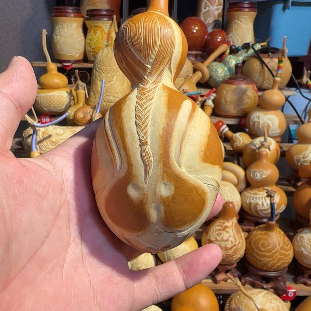 有机玻璃美女雕刻