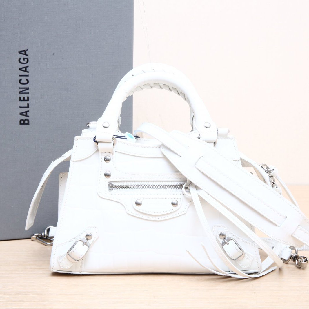 95新 Balenciaga/巴黎世家 小花攀攀机车包 Mini 21 鳄鱼压纹白色