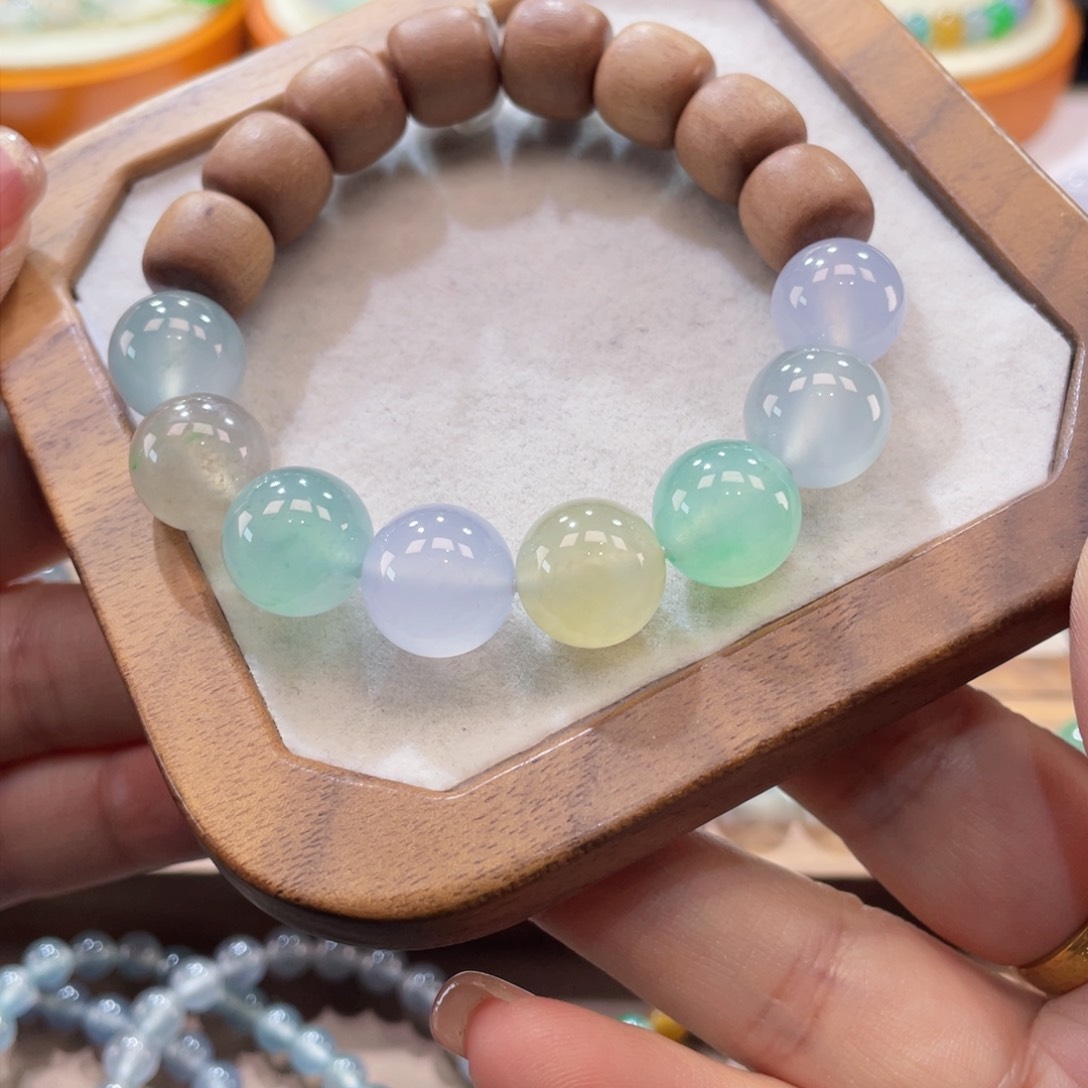 翡翠手链未镶嵌马卡龙