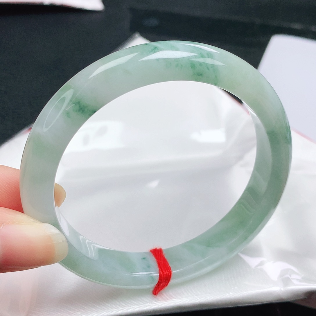 翡翠手镯未镶嵌正