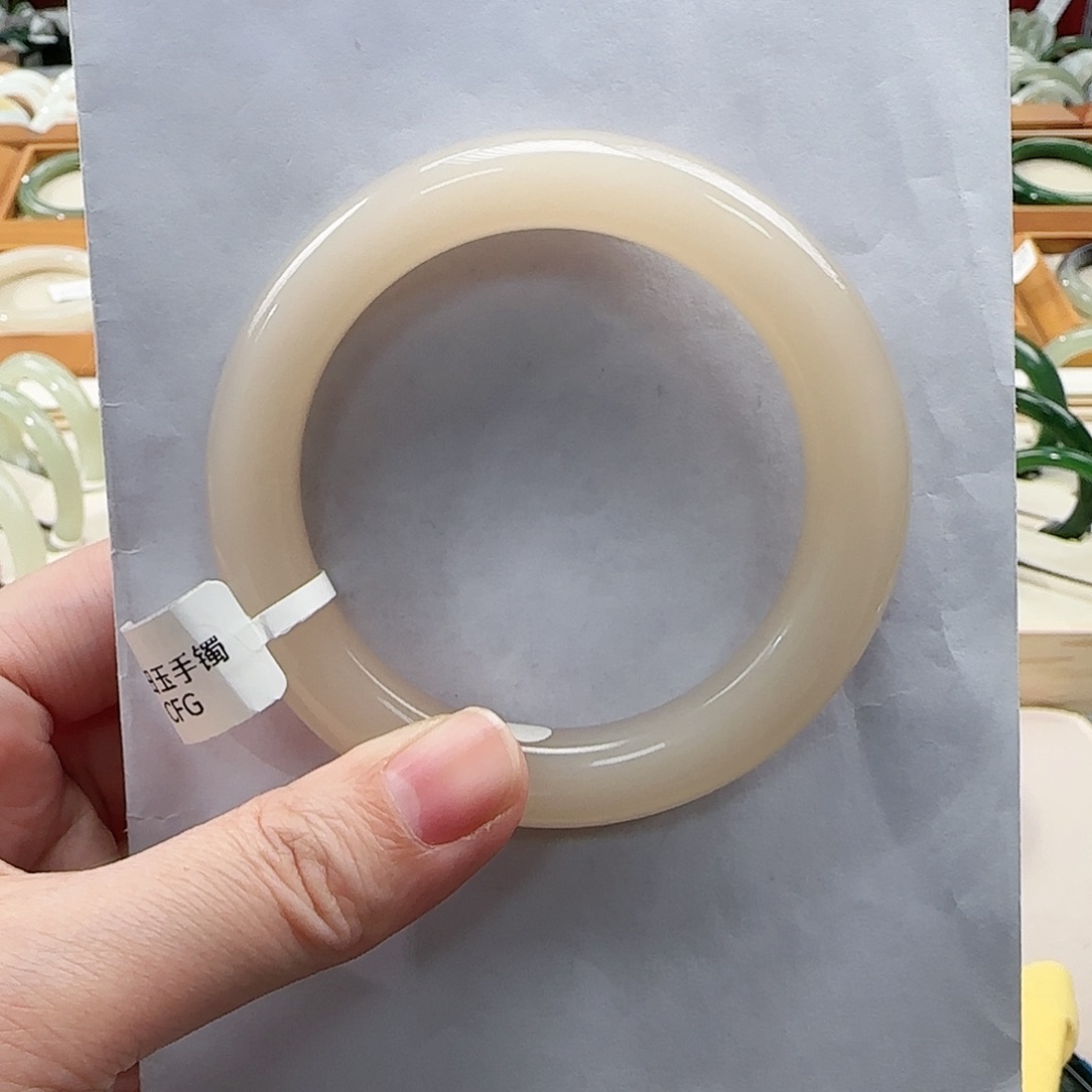 和田玉手镯未镶嵌妞*57