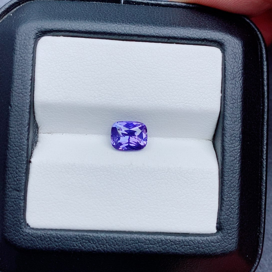 彩色蓝宝石裸石未镶嵌1.6ct 吉尔德无烧薰衣草