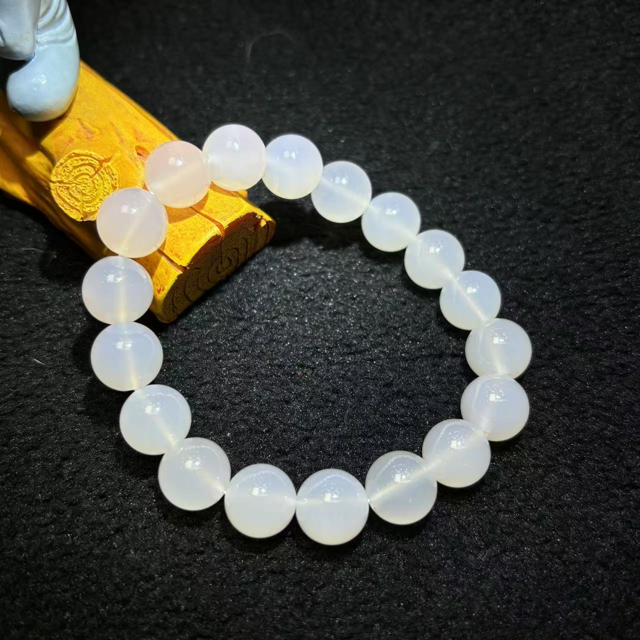 S7966【任会长珠宝】万古寒冰玉玛瑙玉手串-送礼佳品