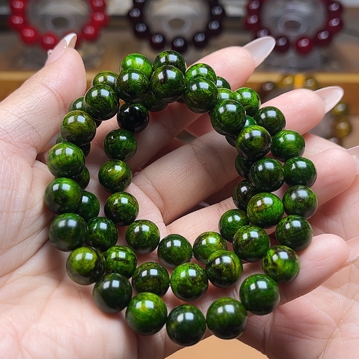 那***孩贝壳杉（血龙木）手串/手链