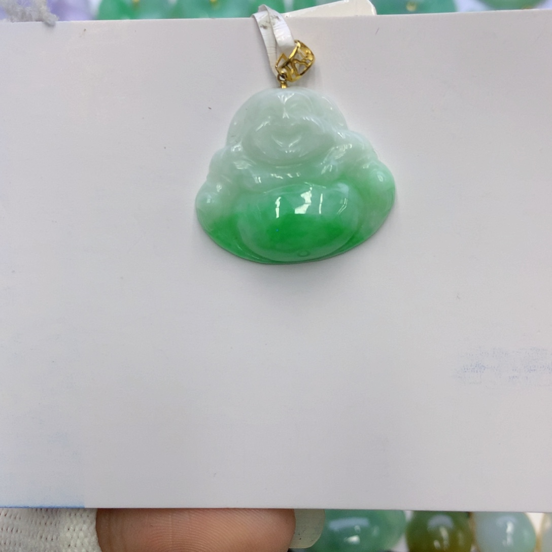 翡翠颈饰18K金镶嵌翡翠