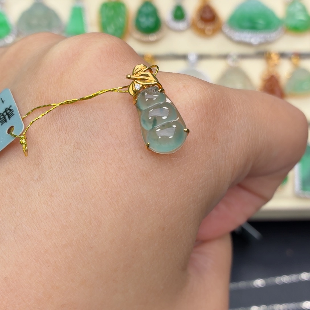 翡翠18K金镶嵌颈饰