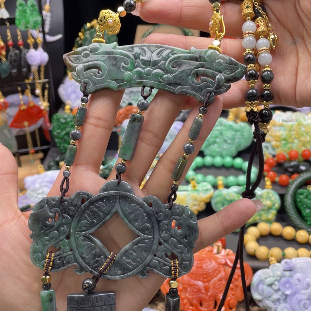 翡翠颈饰未镶嵌代编织