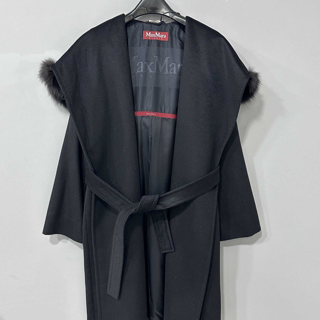 99新 MaxMara 黑色狐狸毛领浴袍大衣/38码/99079