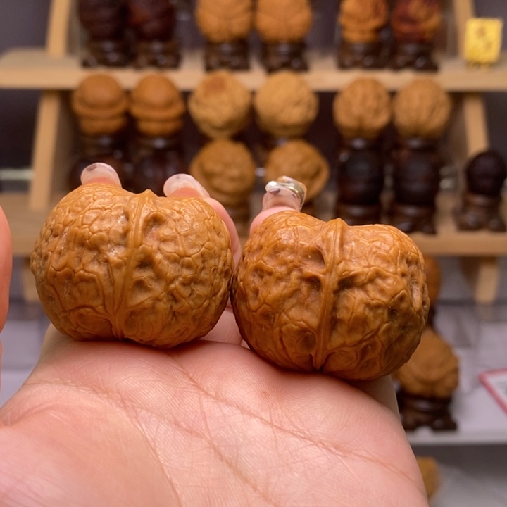 文玩核桃吊坠39贵妃榻