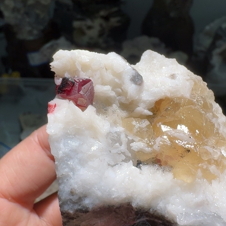 清***清天然辰砂天然朱砂原矿石