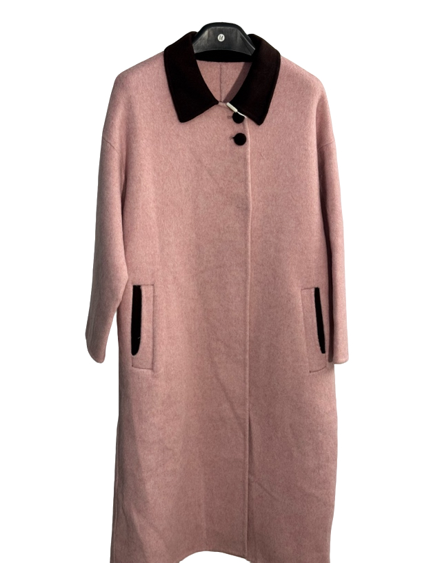 粉色高定款羊绒大衣