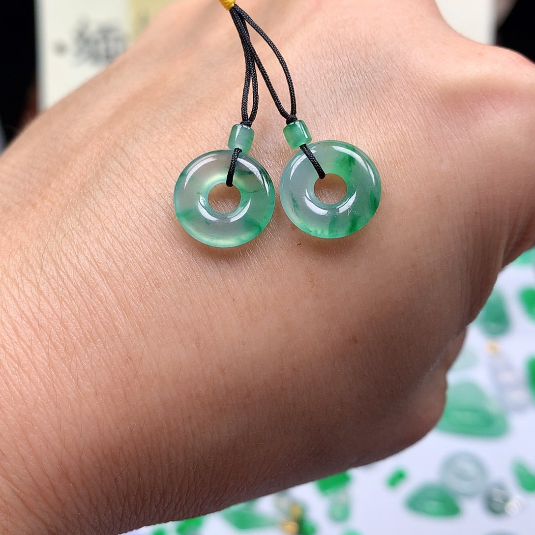 翡翠裸石缅甸天然A货翡翠冰种甜甜圈