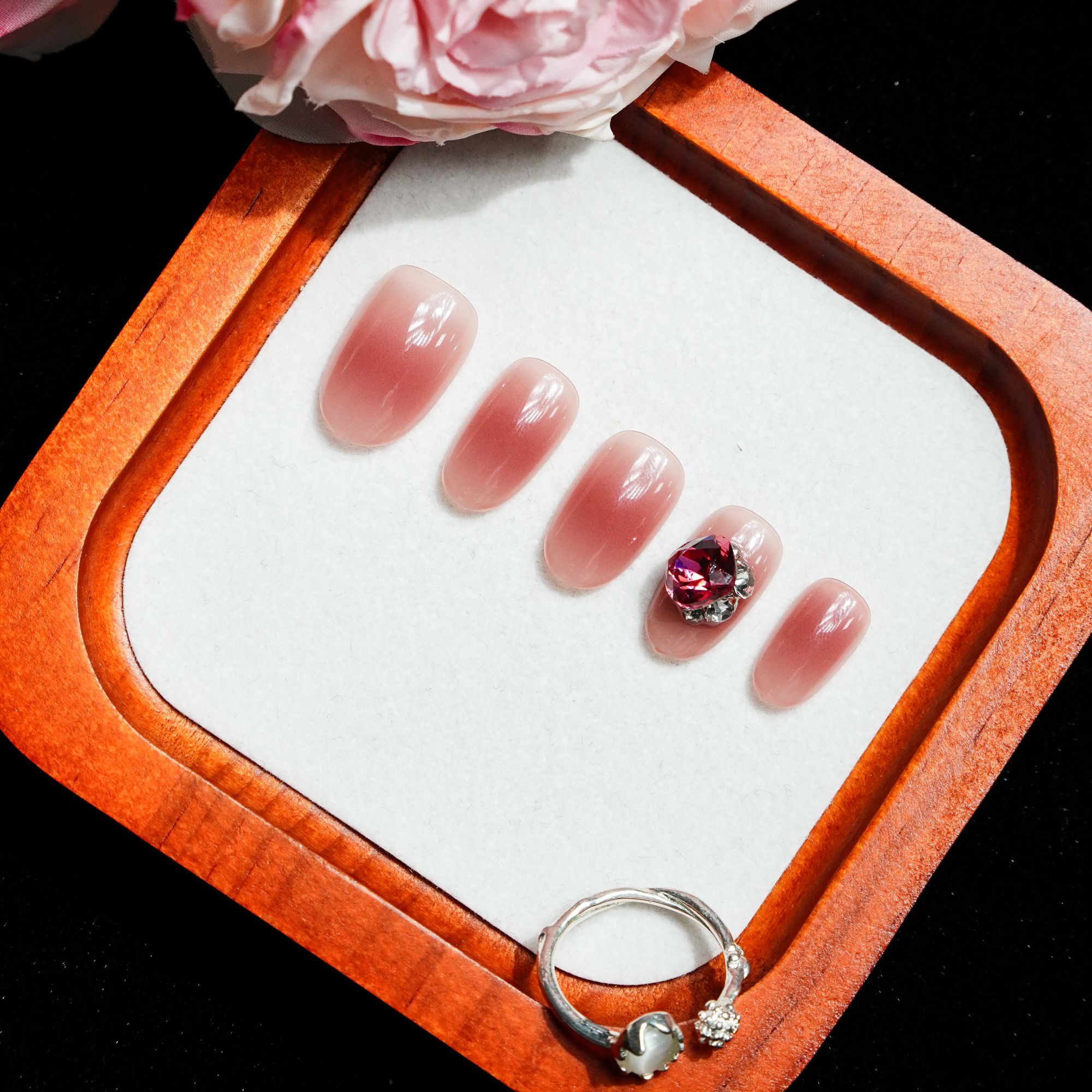 【粉红佳人】玫红色纯手工穿戴甲时尚渐变冰透粉红美甲千金纯欲甲片