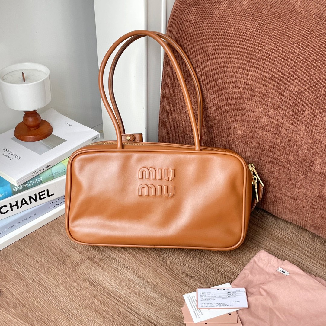 99新 MIU MIU/缪缪 干邑色中号公文包防尘袋中溯JM2-7421