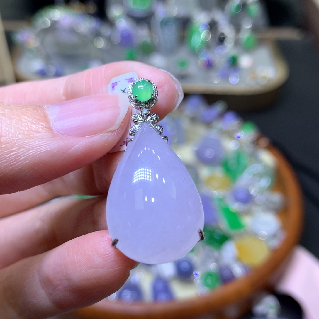 【闪购商品】翡翠颈饰18K金镶嵌翡翠吊坠项链