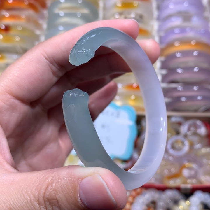 玛瑙/玉髓手镯未镶嵌